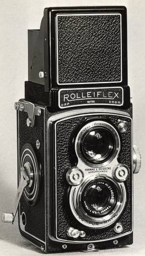 Son premier appareil photo, un Rolleiflex Son premier appareil photo, un Rolleiflex