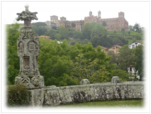 L'Université pontificale depuis le belvédère du Palais